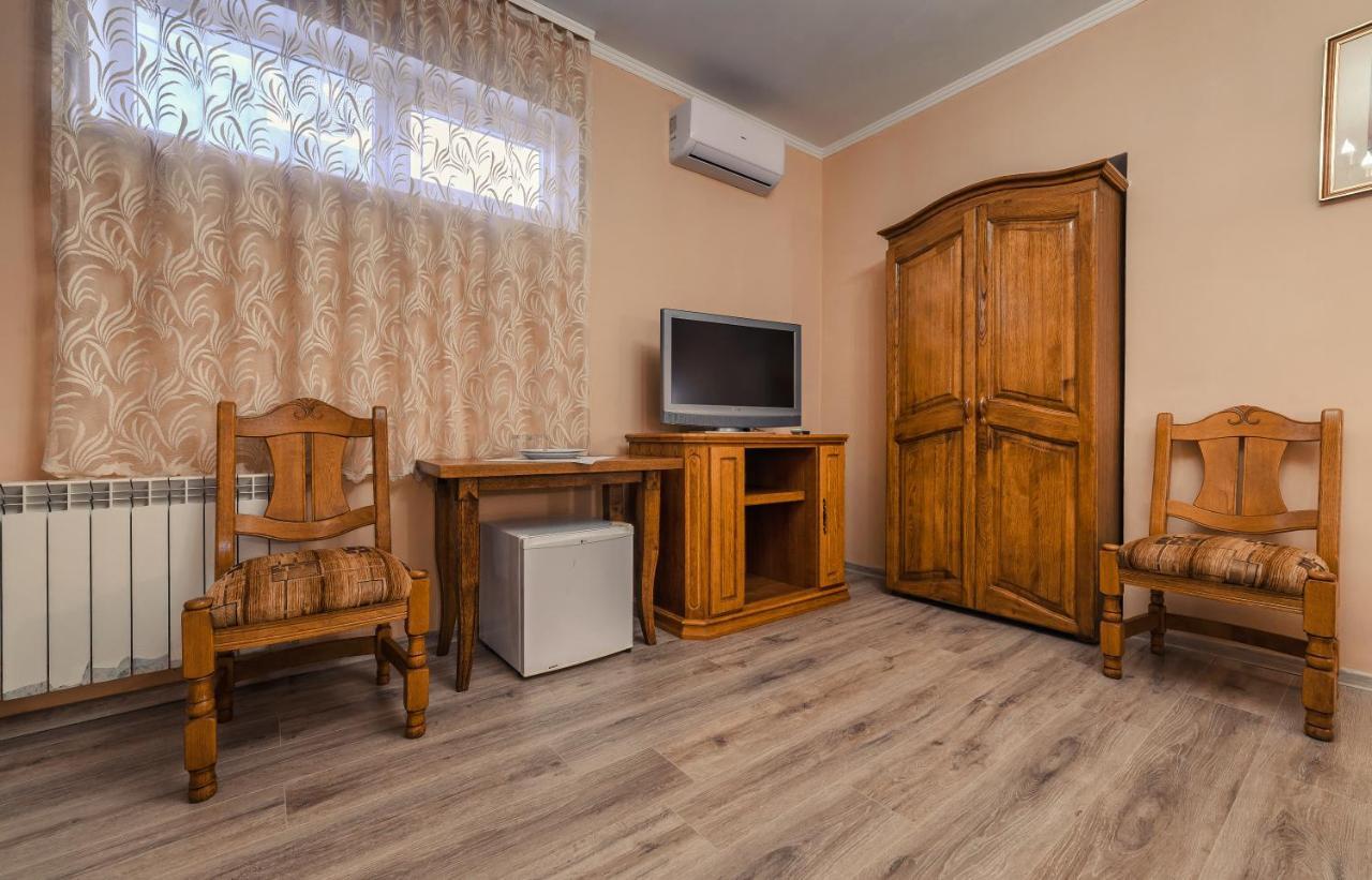 Готель «Вишневий Сад» Mukacheve Luaran gambar