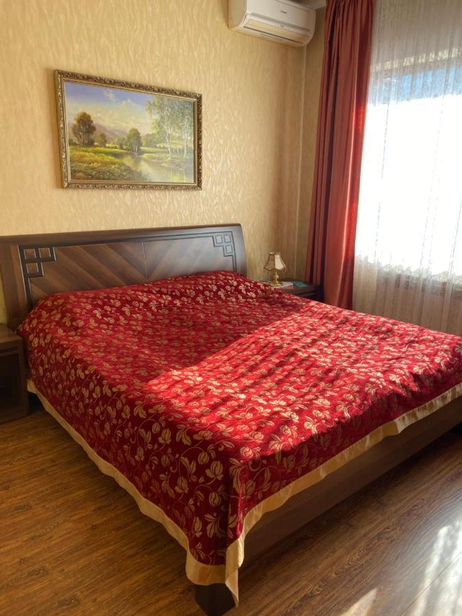 Готель «Вишневий Сад» Mukacheve Luaran gambar